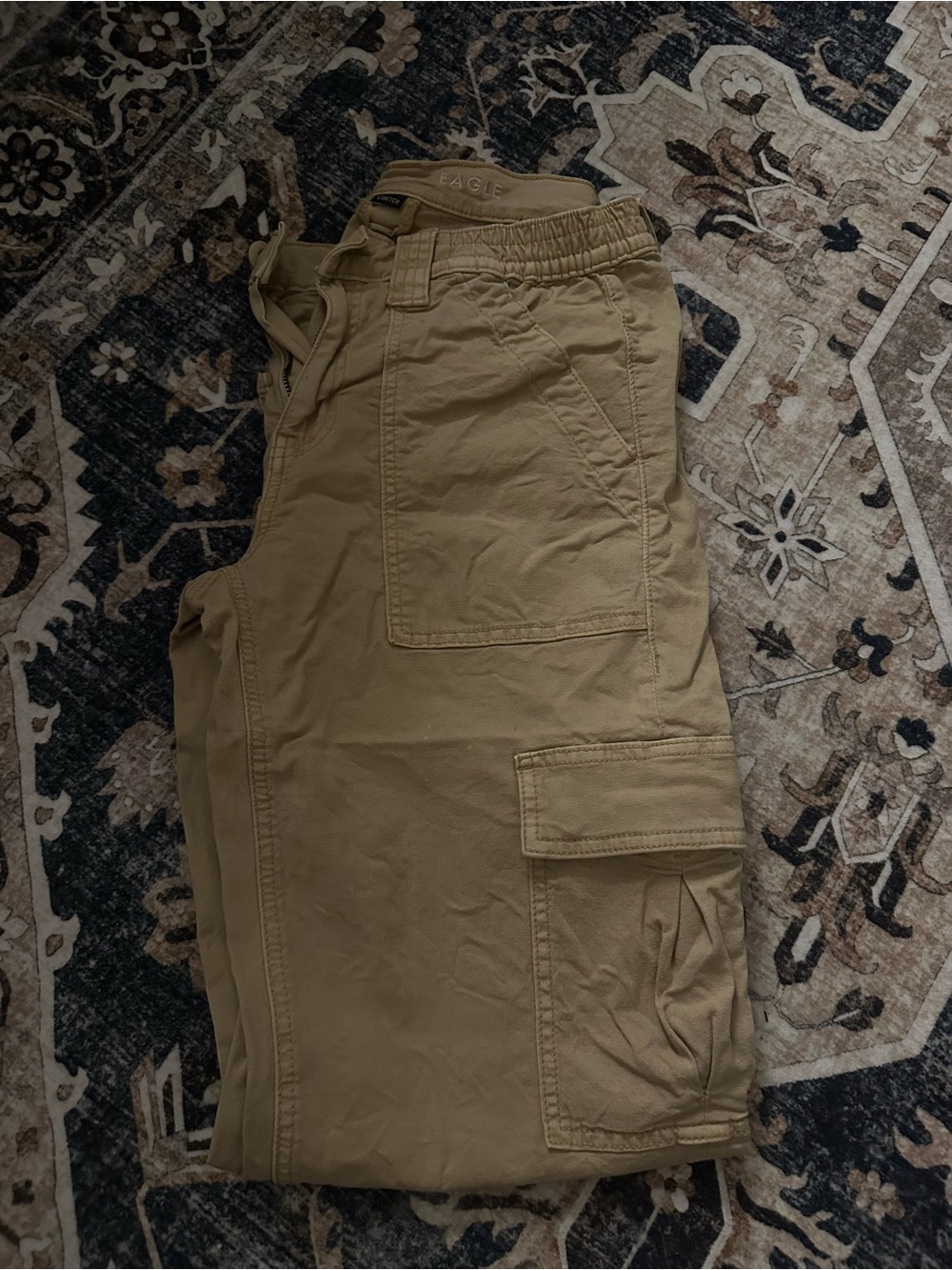 American Eagle Outfitters Cargo Pants - Tan